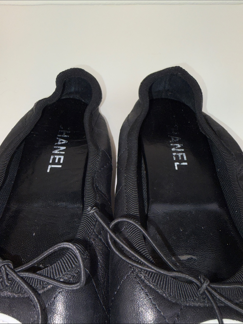 Vintage Authentic Chanel Cambon Ballet Flats ~ in Black/White Quilted Leather - Picture 14 of 17